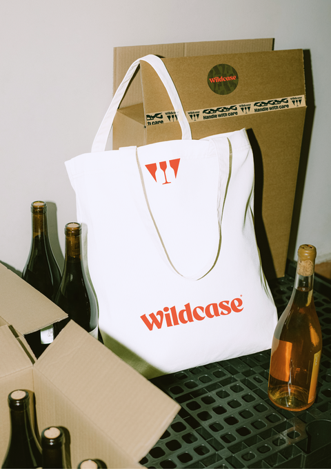 A wine box from Wildcase delivered with exciting looking wine and a Wildcase branded box and tote bag